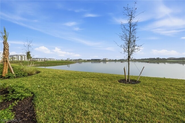 Building Photo - 15375 Grn Acrs Ave