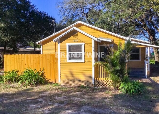 Building Photo - 828 E 145th Ave