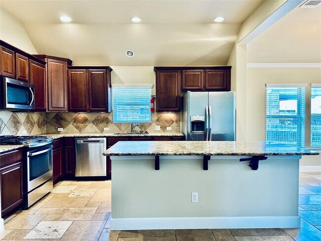 Building Photo - 520 Cerezo Dr