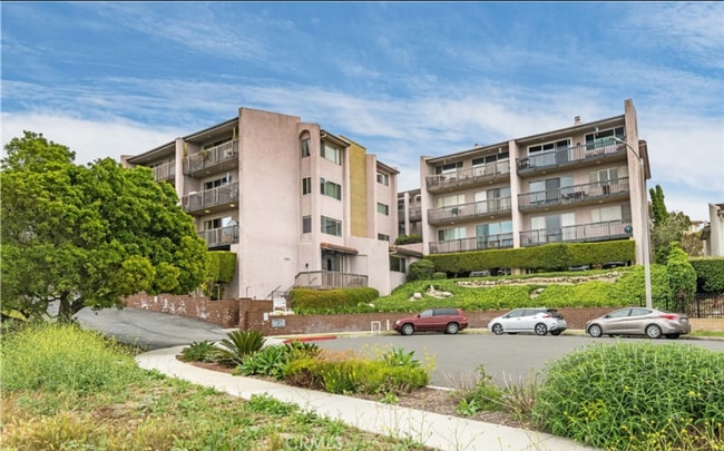 Building Photo - 29600 Island View Dr