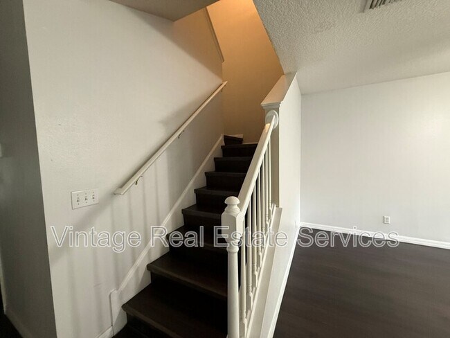Building Photo - 254 Castlekeeper Pl