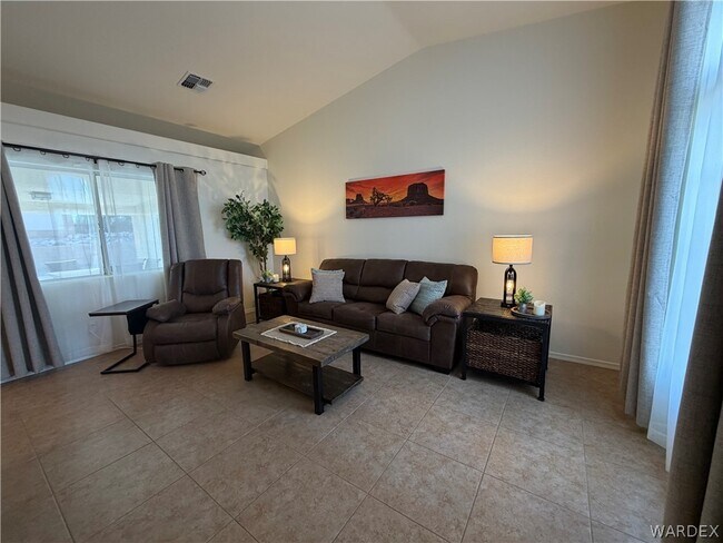 Building Photo - 2416 N Ridge Ave