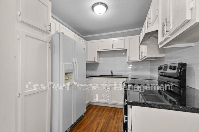 Primary Photo - 937 Metropolitan Ave