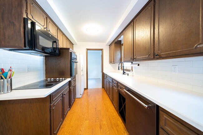 Building Photo - 4517 W 113th St