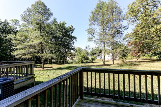 Building Photo - 2500 Mill Rd