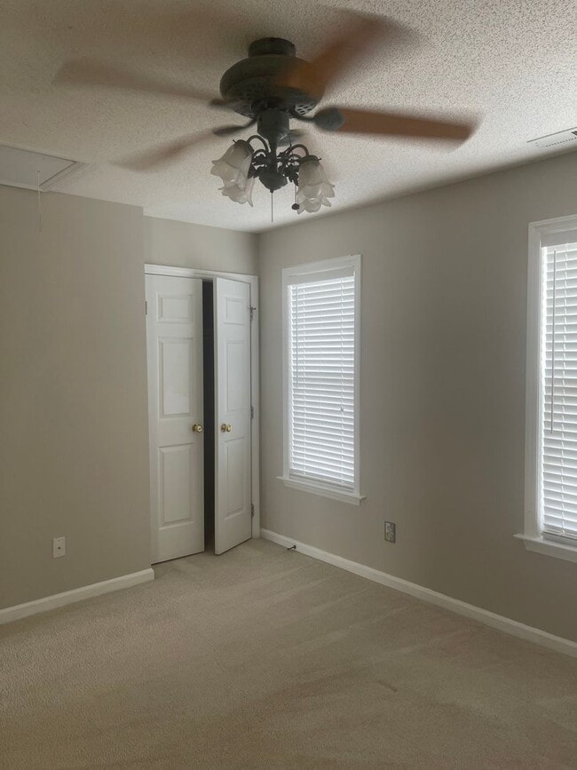 Building Photo - Raleigh Residence In Hedingham Scenic Golf...