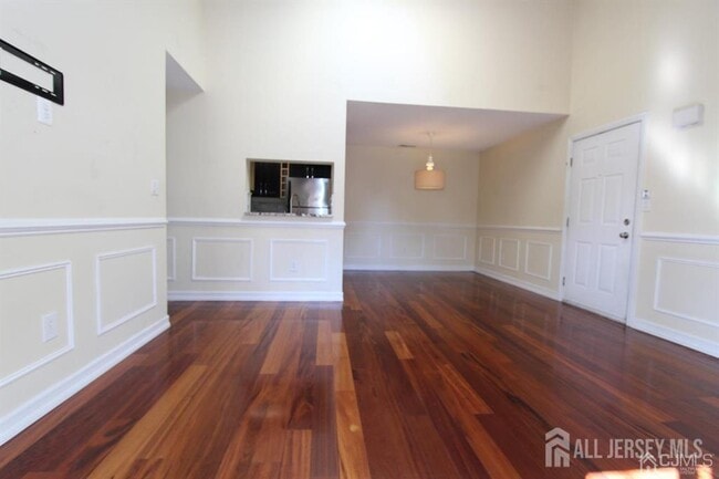 Building Photo - 208 Ravens Crest Dr