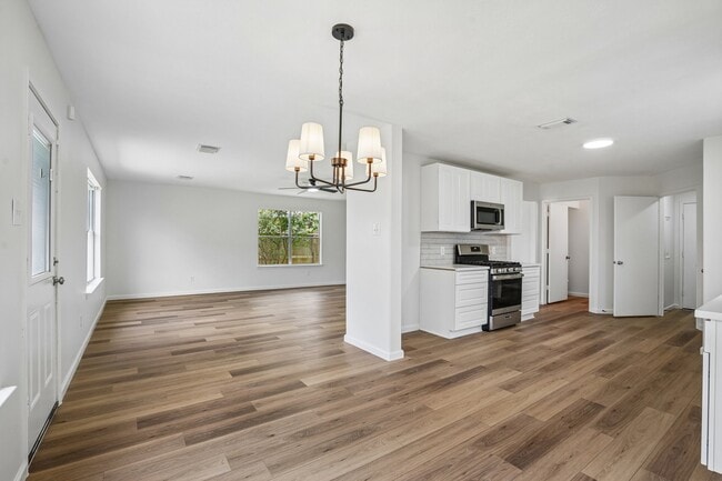 Building Photo - 4419 Crossvine Ave