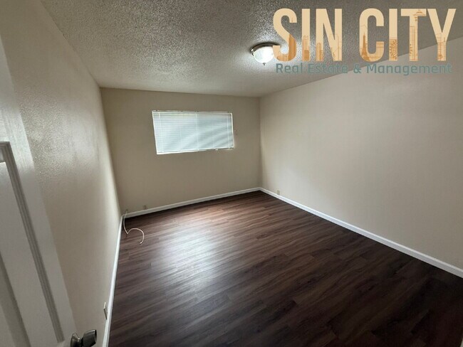 Building Photo - Discover Urban Comfort: Spacious 1-Bedroom Oasis at Lyn Capri