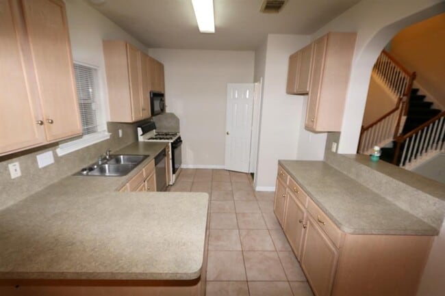 Building Photo - 5022 E Newpark Dr