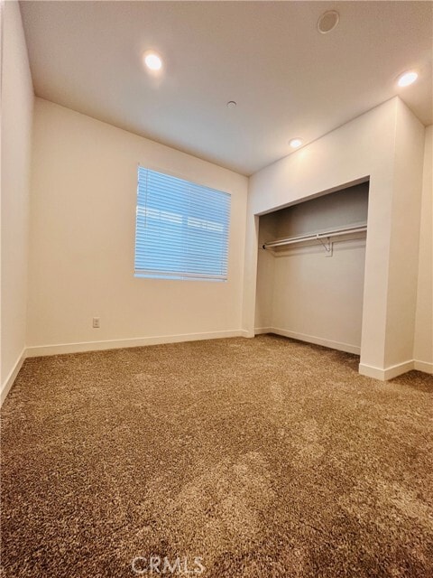 Building Photo - 2031 Divine Arroyo