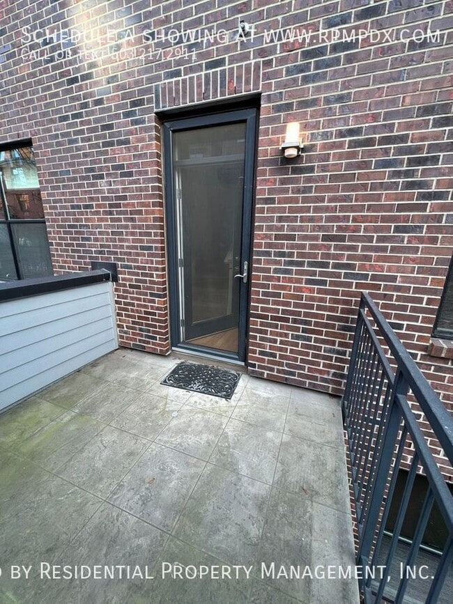 Building Photo - 1420 NW 20th Ave.
