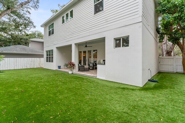 Building Photo - 3314 W Villa Rosa St