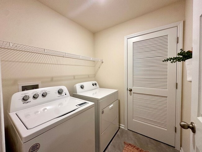Building Photo - Adorable Townhome in Heart of St. Johns Co...