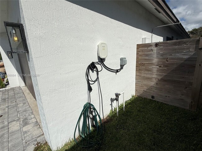 Building Photo - 2945 SE 3rd St