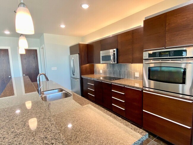 Building Photo - 5900 Mosteller Dr