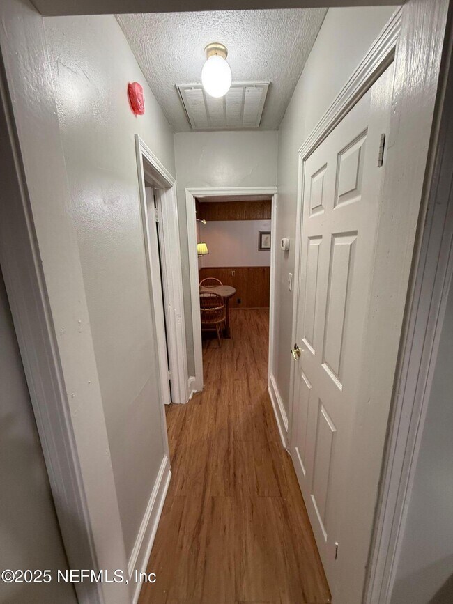 Building Photo - 3914 Herschel St