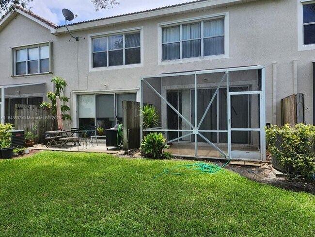Building Photo - 1093 Woodfield Rd
