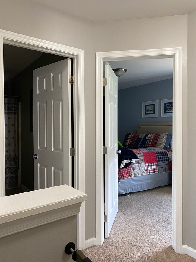 Building Photo - 30 Millbrook Court