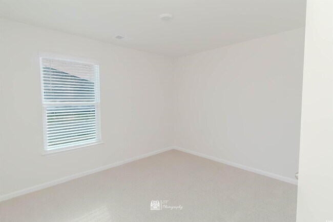 Building Photo - 286 Jeff Waters Cir
