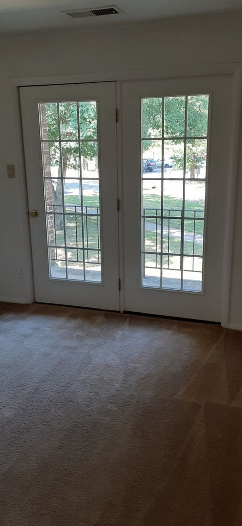 Building Photo - Two Bedroom One Bath