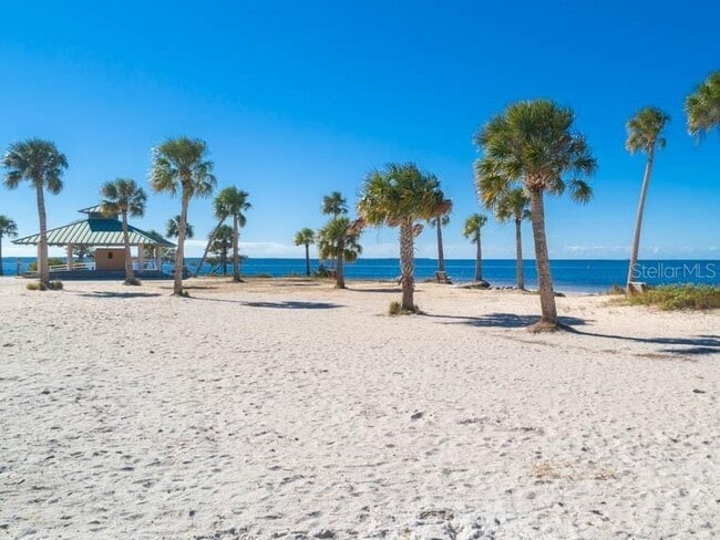 Building Photo - 103 W Park St