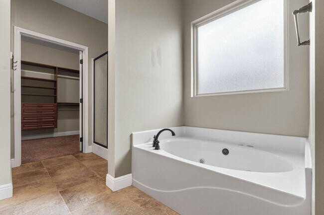 Building Photo - 4595 Hermosa Rd
