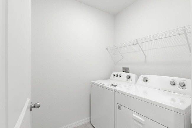 Building Photo - LIKE NEW Home For Rent in Avalon Park West!