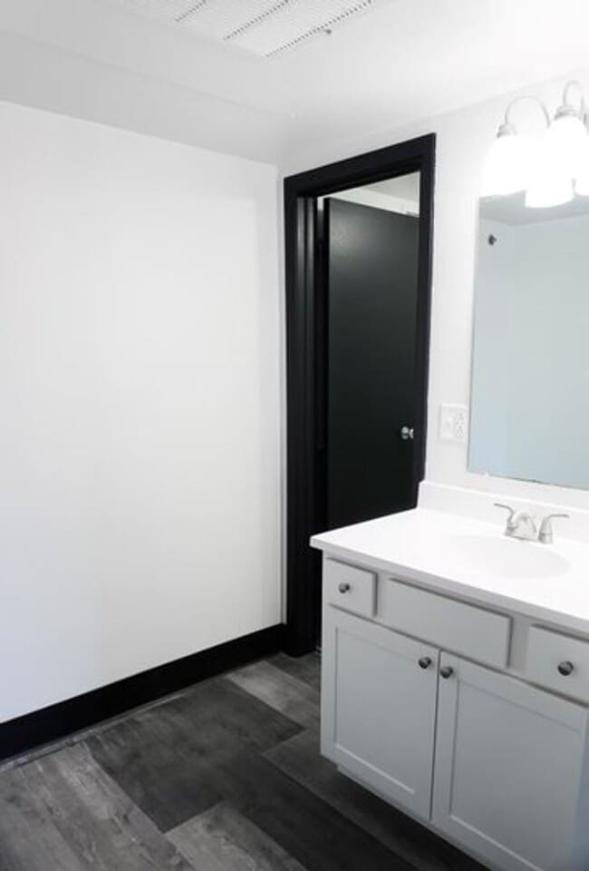 Building Photo - First Full Month Rent Free plus a Free Ring Camera