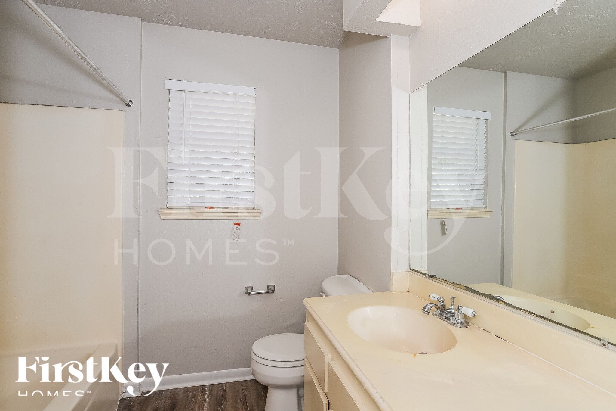 Building Photo - 13285 Lake Breeze Ln