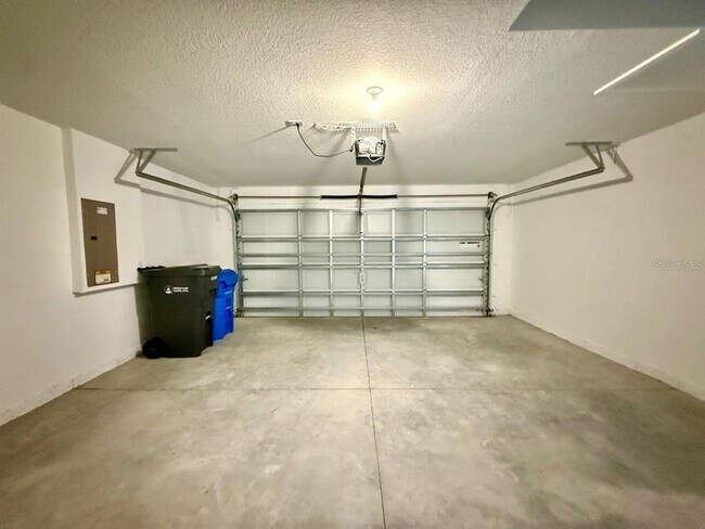 Building Photo - 5745 Helmsman Ct