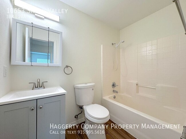 Building Photo - 10653 Shady Valley Dr