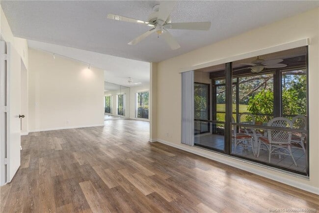 Building Photo - 2621 SW Egret Pond Cir