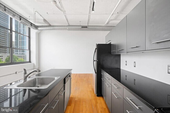 Building Photo - 2200 Arch St