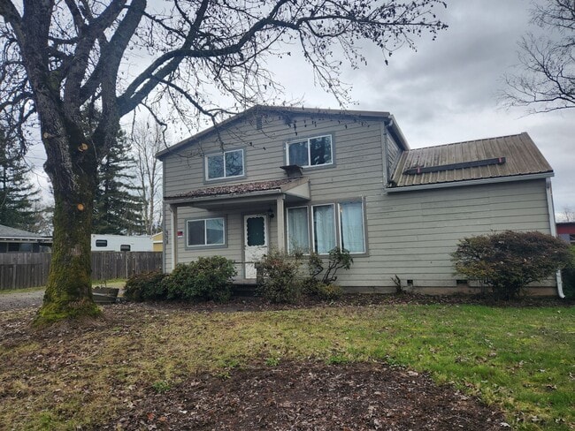 Primary Photo - Newly Renovated Pet Friendly 2 Bed / 1 Bat...