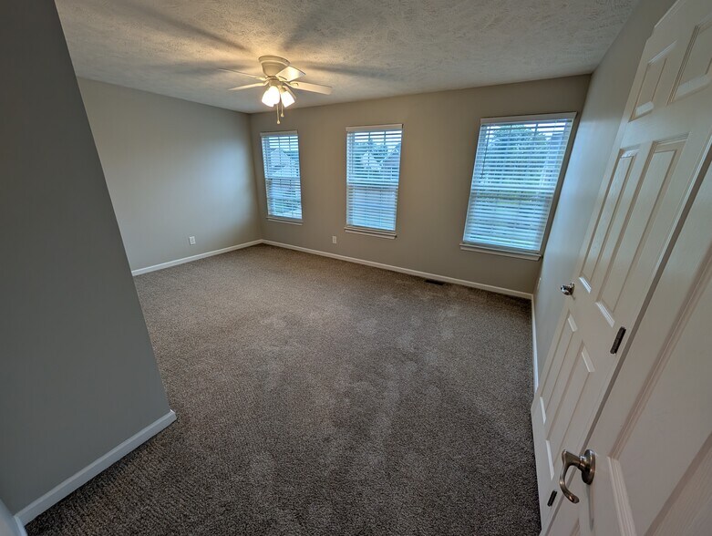 Bed 2 - 10452 Joyce Ct