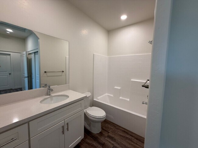 Building Photo - 9007 Canyon St