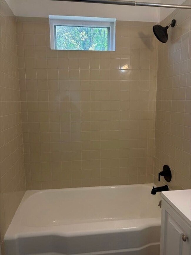 Building Photo - 119-121 Hobart Street