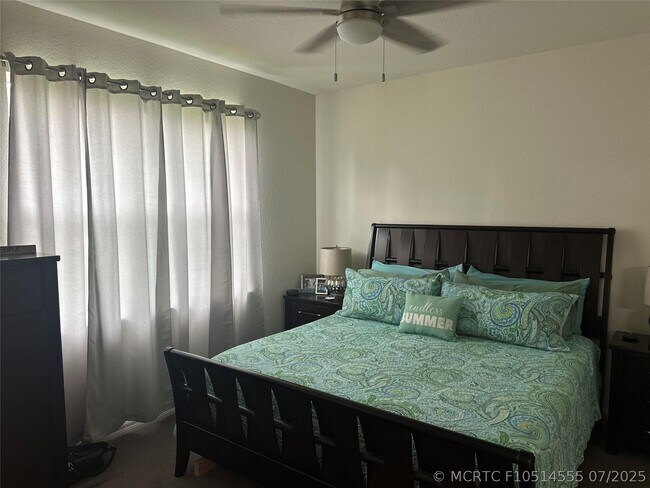 Building Photo - 10179 SW Captiva Dr