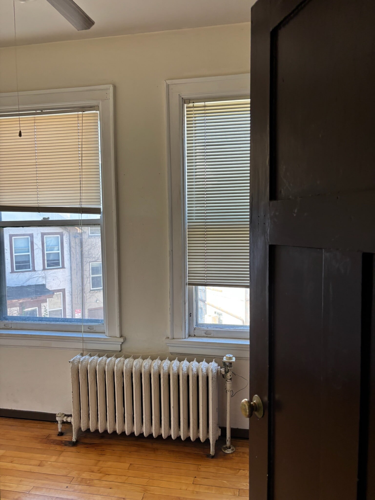 Building Photo - 612 Howard Plz