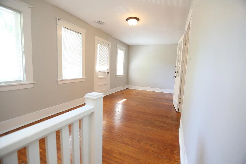 Building Photo - 820 N Spruce St