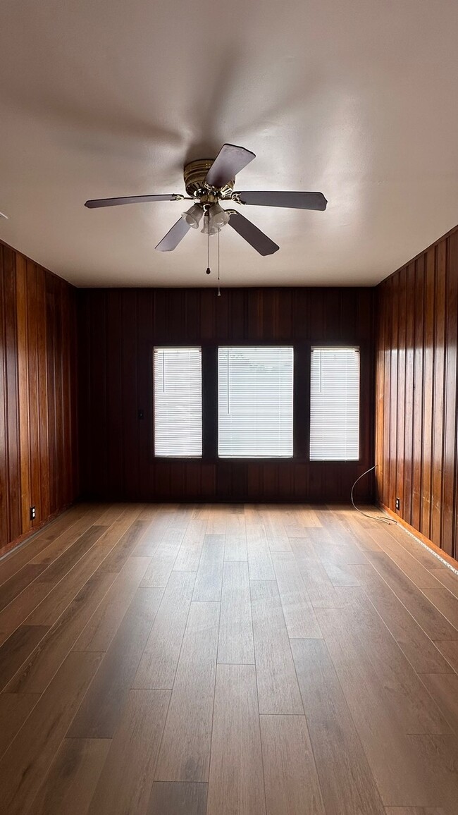 Building Photo - 3511 Albee St