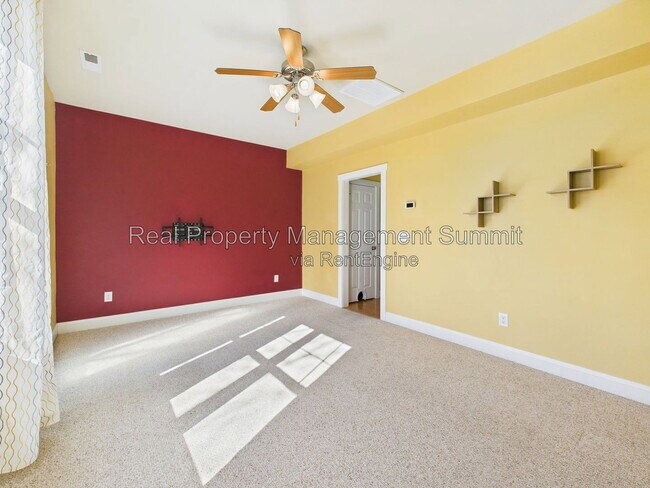 Building Photo - 350 Marquette Ct