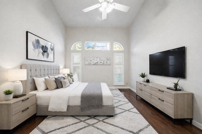 Building Photo - 2351 Summit Way Ct