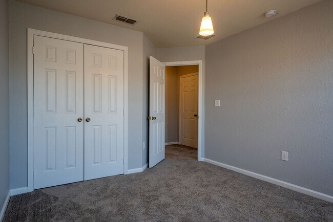 Building Photo - 3212 Holderness Dr