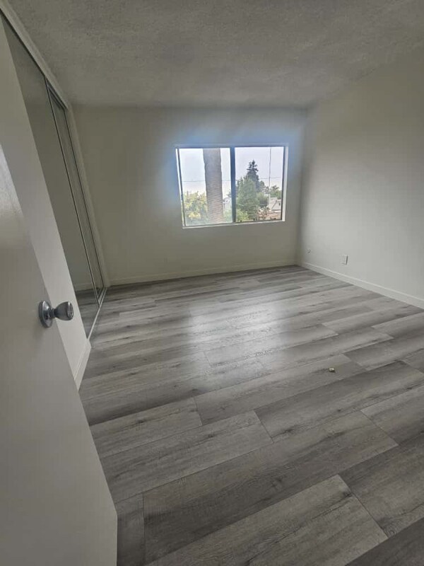 Building Photo - 1551 S Sherbourne Dr