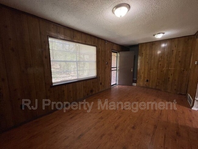 Building Photo - 5580 Apple Blossom Dr