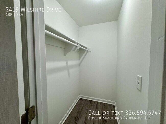 Building Photo - 3419 Wilshire Dr