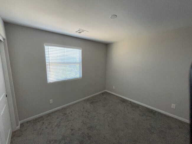 Building Photo - 2122 Bethesda Fountain Rd