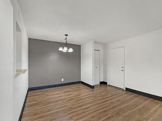 Building Photo - RENTAL SPECIAL FOR LIMITED TIME Deposit $0*** 1 BED, 1 BATH $939/mo+***Evansville, Indiana